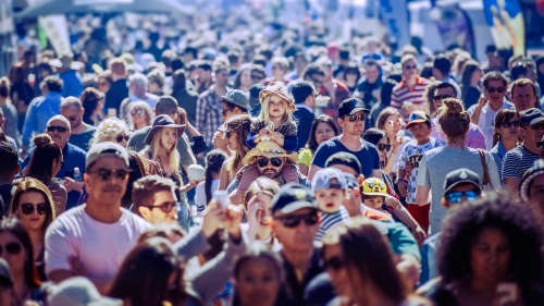 Crowd of people by Picturexphotobnb, Pixabay